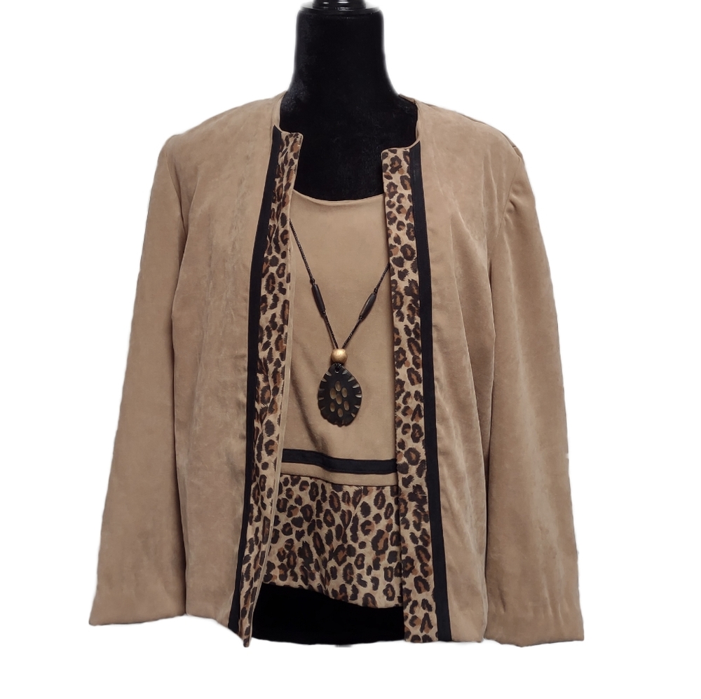 FREE w/ Bundle Chad's Place Leopard Print Blazer with Tank and Necklace Size 8P
